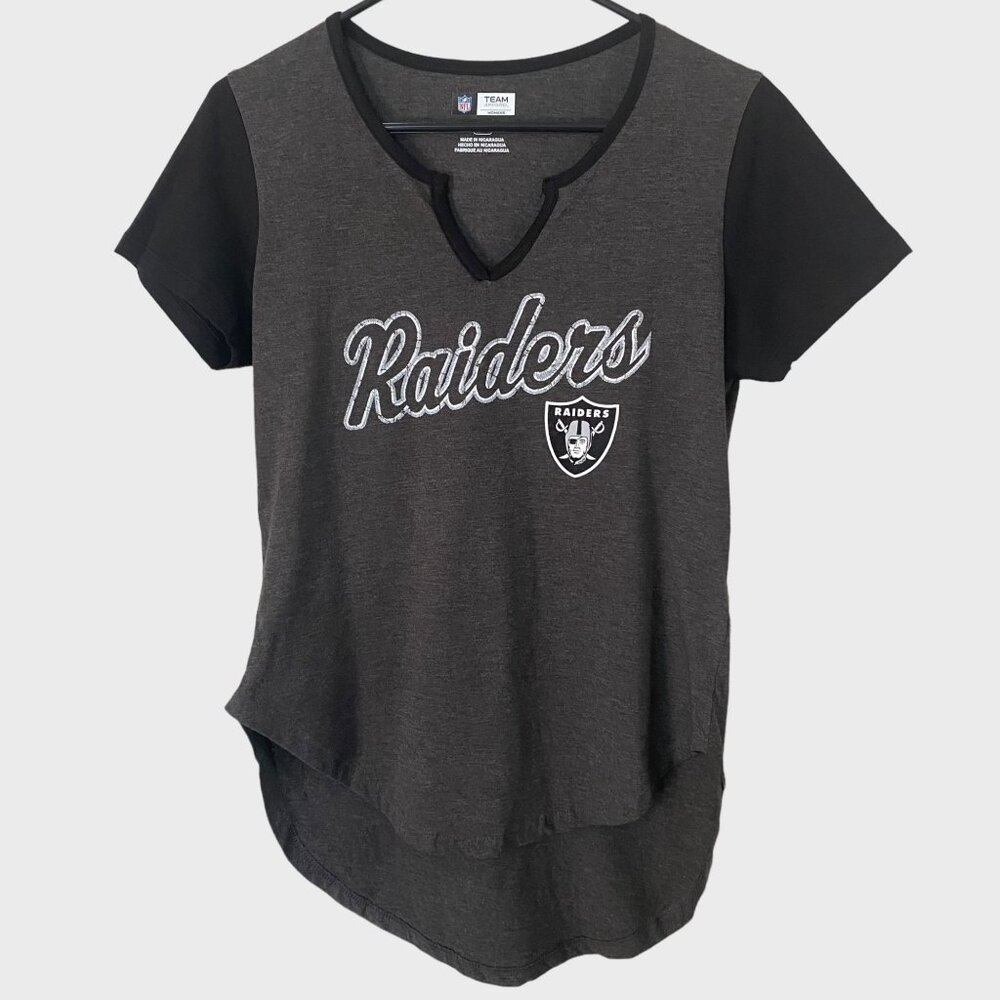 NFL Las Vegas Raiders V-Neck T-Shirt Womens Small Gray Short-Sleeve Football Tee - Picture 1 of 11